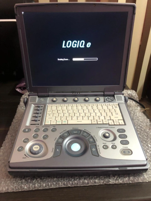 Ultrasound Eco Color Doppler Model GE Vivid e - Portable